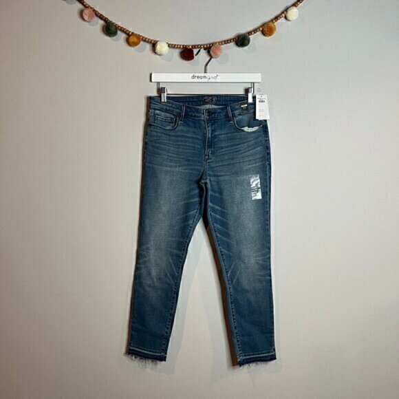 NWT Abercrombie & Fitch Harper Low Rise Ankle raw hem jeans - Picture 1 of 6